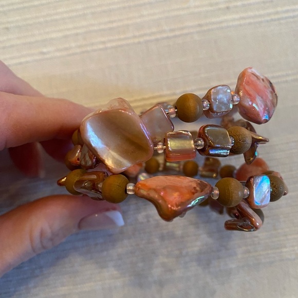 Pink Fashion Jewelry Iridescent Shell Design - Picture 3 of 7